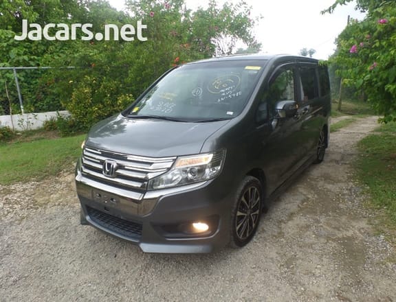 Honda Stepwgn Spada 2,0L 2013