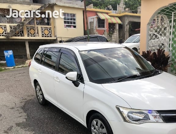 Toyota Fielder 1,5L 2014