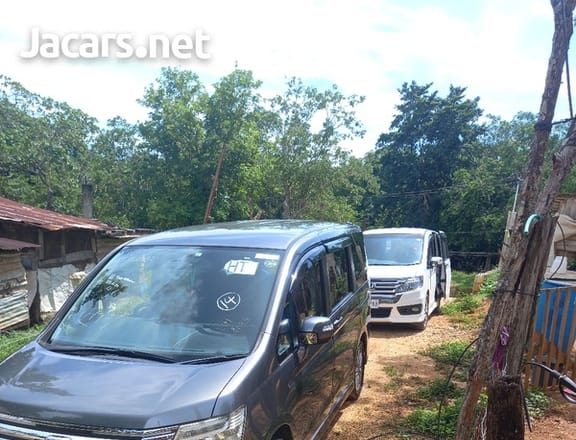 Honda Stepwgn Spada 2,0L 2013