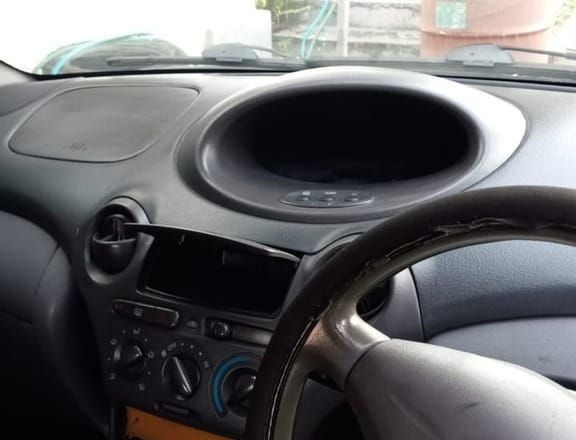 Toyota Vitz 2,5L 2003