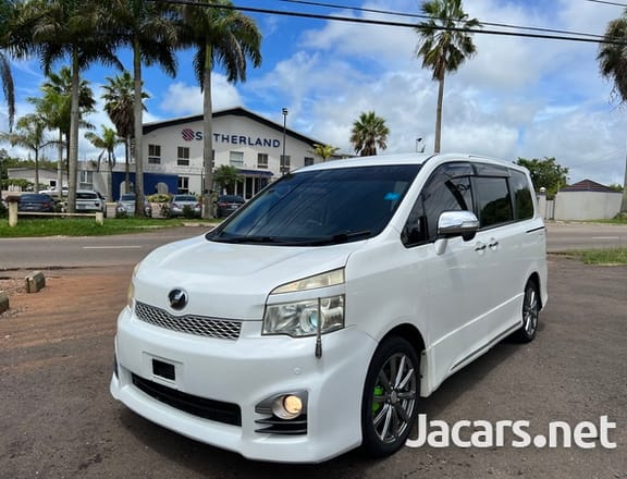 Toyota Voxy 2,0L 2012
