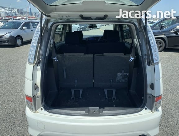 Toyota Isis 2,0L 2012