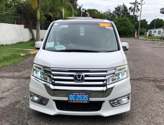 Honda Stepwgn Spada 2,0L 2013