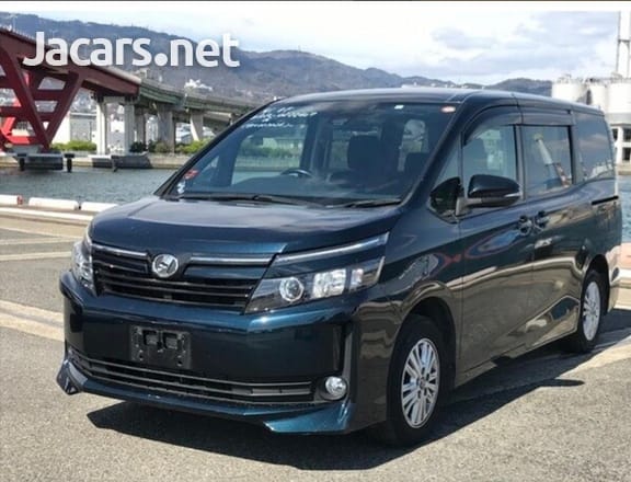 Toyota Voxy 2,0L 2016