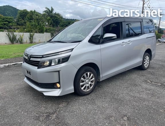 Toyota Voxy 2,0L 2017
