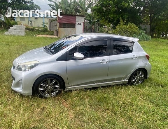 Toyota Vitz 1,5L 2014