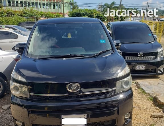 Toyota Voxy 2,0L 2010