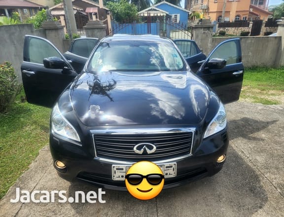 Infiniti Q70 2,5L 2014