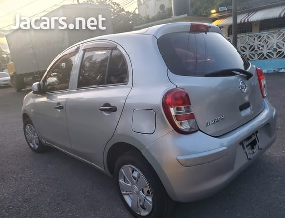 Nissan March 1,2L 2013