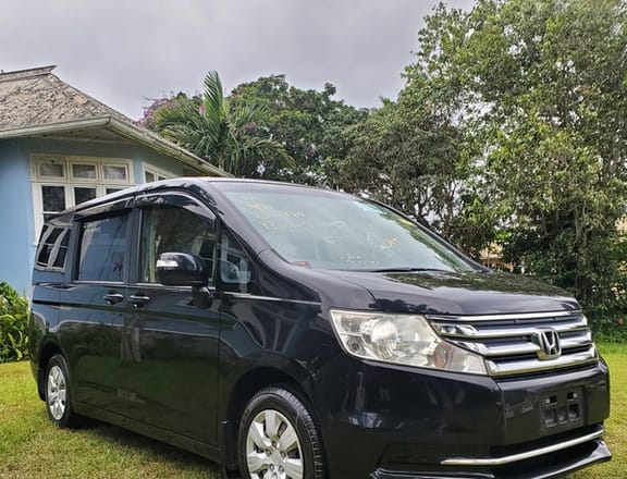 Honda Stepwgn 2,0L 2013