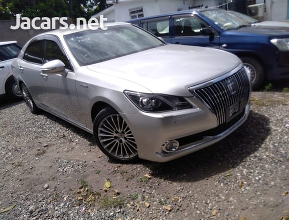 Toyota Crown 2,5L 2016