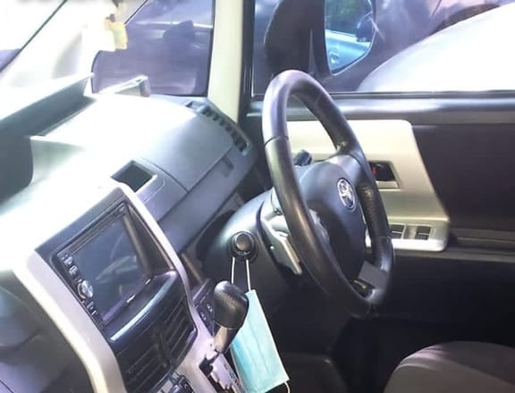 Toyota Voxy 2,0L 2011