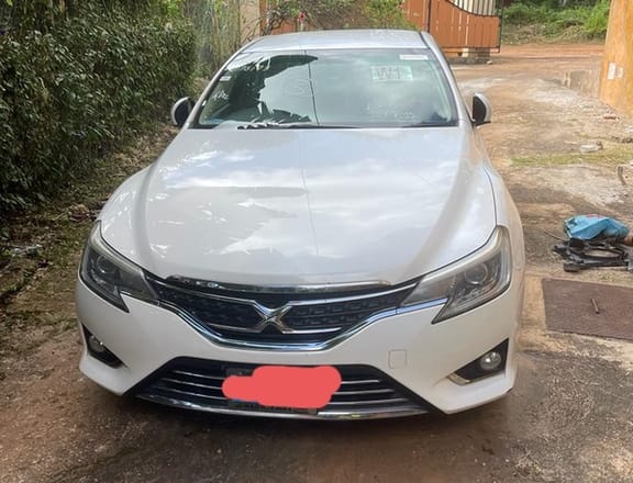 Toyota Mark X 3,0L 2013