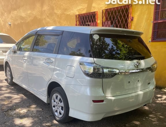 Toyota Wish 1,8L 2014