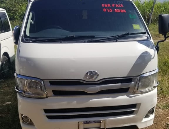 2013 Toyota Hiace Bus