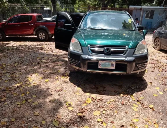 Green Honda CR-V 2002