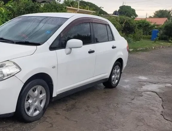 Nissan tiida 2010