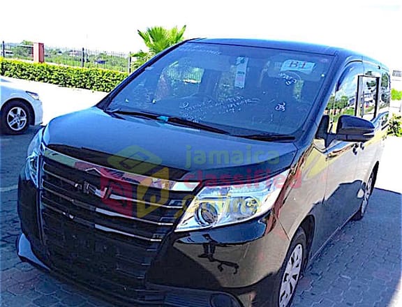 For Sale: TOYOTA NOAH 2015