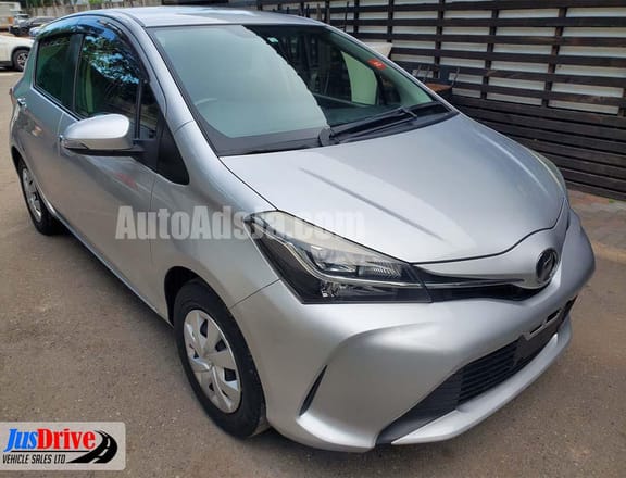 2016 Toyota VITZ